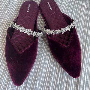 New (without box) pair of Birdies Swan wine velvet gem bracelet shoes - size 12